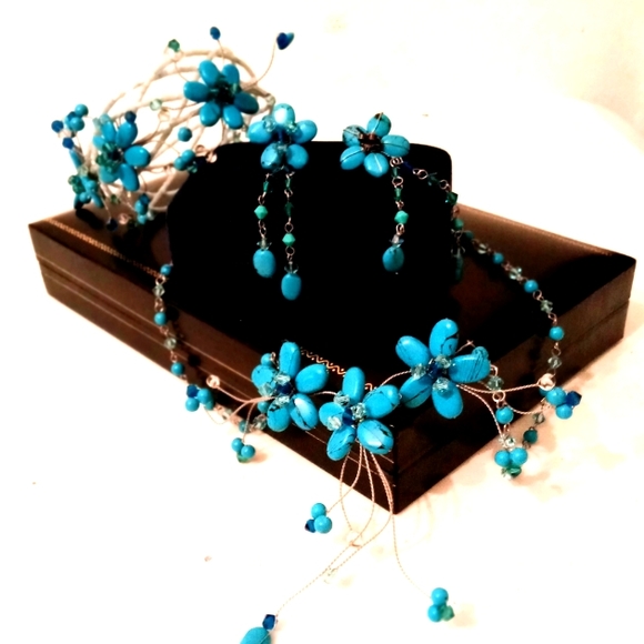 🎁 FREE GIFT INCLUDED 🎁 NEW 3D Turquoise Floral Set 4 Pieces Beaded Flexible - Picture 10 of 14